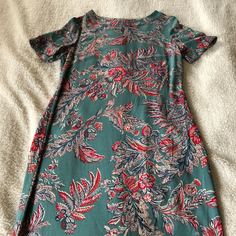 Short sleeve day dress, eye catching print